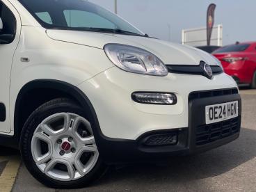 SPOTICAR Fiat Panda 1.0 Mhev Euro 6 (s/s) 5dr Used Car - City Car Petrol White - Cheltenham - 1200583395_5