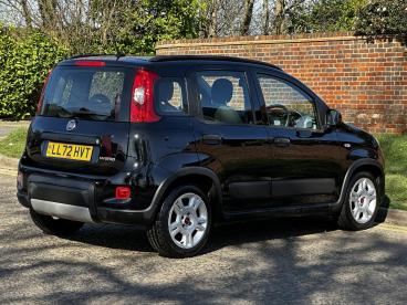 SPOTICAR Fiat Panda 1.0 Mhev City Life Euro 6 (s/s) 5dr Used Car - City Car Petrol Black - Hemel Hempstead - 500589013_4