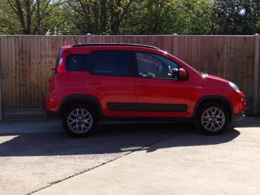 SPOTICAR Fiat Panda 0.9 Twinair 4x4 Euro 6 (s/s) 5dr Used Car - City Car Petrol Red - St Leonards On Sea - 1200590770_3