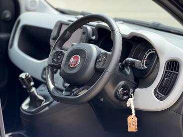 SPOTICAR Fiat Panda 1.0 Mhev Garmin Euro 6 (s/s) 5dr Used Car - City Car Petrol Black - Warwick - 1200604381_3