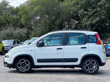 SPOTICAR Fiat Panda 1.0 Mhev City Life Euro 6 (s/s) 5dr Used Car - City Car Petrol White - Pontypridd - 1200611661_4