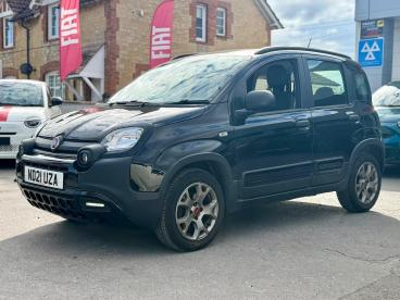 SPOTICAR Fiat Panda 1.0 Mhev City Cross Euro 6 (s/s) 5dr Used Car - City Car Petrol Black - Chippenham - 1200639167_3