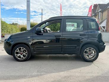 SPOTICAR Fiat Panda 1.0 Mhev City Cross Euro 6 (s/s) 5dr Used Car - City Car Petrol Black - Chippenham - 1200639167_5