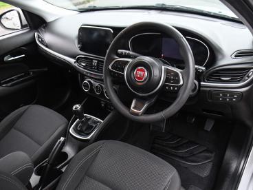 SPOTICAR Fiat Tipo 1.0 Life Euro 6 (s/s) 5dr Used Car - Saloon Petrol Grey - Nuneaton - 1200564559_4