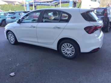 SPOTICAR Fiat Tipo 1.4 Mpi Easy Euro 6 5dr Used Car - Saloon Petrol White - Shrewsbury - 1200584991_4