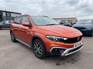 SPOTICAR Fiat Tipo 1.5 Firefly Turbo Mhev Cross Dct Euro 6 (s/s) 5dr Used Car - Saloon Petrol Orange - Corby - 1200591667_1