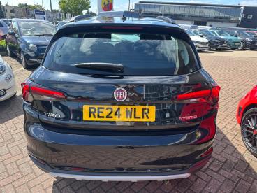 SPOTICAR Fiat Tipo 1.5 Firefly Turbo Mhev Garmin Dct Euro 6 (s/s) 5dr Used Car - Saloon Petrol Black - Slough - 1200605226_5