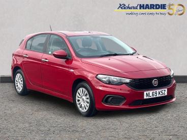 SPOTICAR Fiat Tipo 1.4 Mpi Easy Euro 6 5dr Used Car - Saloon Petrol Red - Wallsend - 1200614579_1
