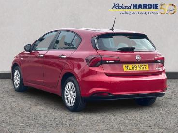 SPOTICAR Fiat Tipo 1.4 Mpi Easy Euro 6 5dr Used Car - Saloon Petrol Red - Wallsend - 1200614579_2