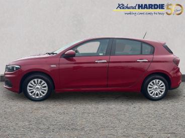 SPOTICAR Fiat Tipo 1.4 Mpi Easy Euro 6 5dr Used Car - Saloon Petrol Red - Wallsend - 1200614579_3