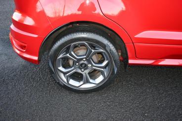 SPOTICAR Ford Ecosport 1.0t Ecoboost St-line Euro 6 (s/s) 5dr Used Car - Suv Petrol Red - Ballymena County Antrim - 1200571449_5