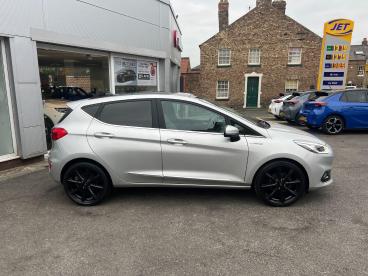 SPOTICAR Ford Fiesta 1.0t Ecoboost Vignale Euro 6 (s/s) 5dr Used Car - Hatchback Petrol Silver - Malton - 1200544301_4