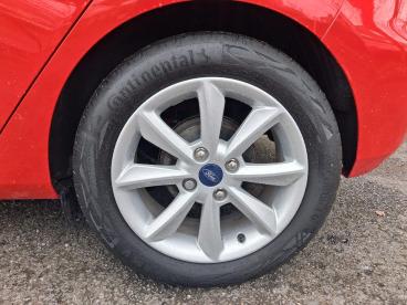 SPOTICAR Ford Fiesta 1.0t Ecoboost Trend Euro 6 (s/s) 5dr Used Car - Hatchback Petrol Red - Accrington - 1200576367_4
