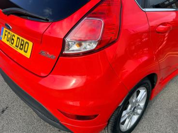 SPOTICAR Ford Fiesta 1.0t Ecoboost Zetec Euro 6 (s/s) 5dr Used Car - Hatchback Petrol Red - Wakefield - 1200589601_5