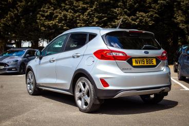 SPOTICAR Ford Fiesta 1.0t Ecoboost Active 1 Euro 6 (s/s) 5dr Used Car - Hatchback Petrol Silver - Hinckley - 1200610223_5