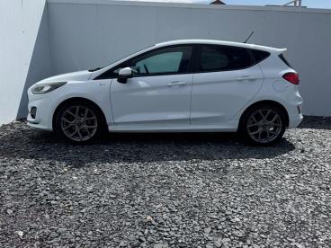 SPOTICAR Ford Fiesta 1.0t Ecoboost Mhev St-line Edition Euro 6 (s/s) 5d Used Car - Hatchback Petrol White - Kingswinford - 1200627066_4