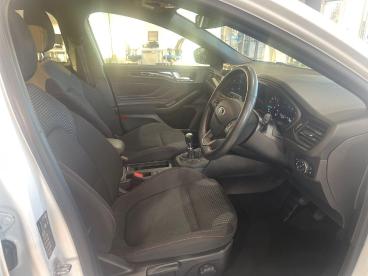 SPOTICAR Ford Focus 1.0 Ecoboost St-line 5dr Used Car - Saloon Petrol White - Bridgend - 1200554608_3