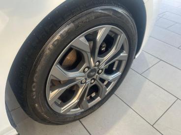 SPOTICAR Ford Focus 1.0 Ecoboost St-line 5dr Used Car - Saloon Petrol White - Bridgend - 1200554608_4