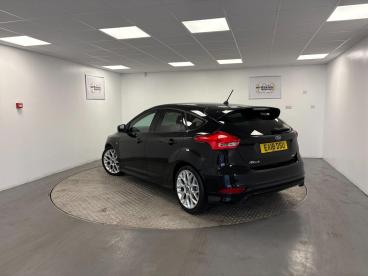 SPOTICAR Ford Focus 1.0t Ecoboost St-line Euro 6 (s/s) 5dr Used Car - Saloon Petrol Black - Stafford - 1200555152_5