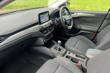 SPOTICAR Ford Focus 1.0t Ecoboost Titanium Euro 6 (s/s) 5dr Used Car - Saloon Petrol Grey - Bridgend - 1200601238_2