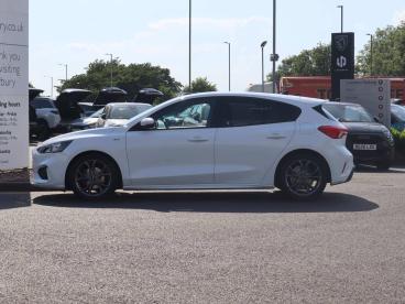 SPOTICAR Ford Focus 1.0t Ecoboost Mhev St-line Edition Euro 6 (s/s) 5d Used Car - Saloon Petrol White - Walsall - 1200607160_5