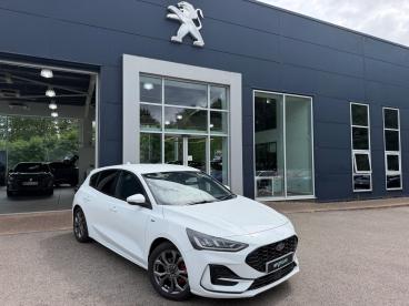 SPOTICAR Ford Focus 1.0t Ecoboost Mhev St-line Dct Euro 6 (s/s) 5dr Used Car - Saloon Hybrid White - Rugby - 1200609298_1