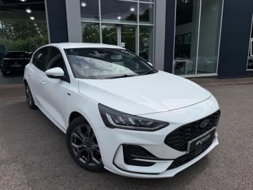 SPOTICAR Ford Focus 1.0t Ecoboost Mhev St-line Dct Euro 6 (s/s) 5dr Used Car - Saloon Hybrid White - Rugby - 1200609298_2