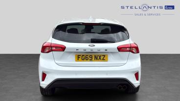 SPOTICAR Ford Focus 1.0t Ecoboost St-line Auto Euro 6 (s/s) 5dr Used Car - Saloon Petrol White - Nottingham - 1200620847_4