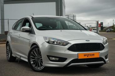 SPOTICAR Ford Focus 1.0t Ecoboost St-line Euro 6 (s/s) 5dr Used Car - Saloon Petrol Silver - Bromsgrove - 1200623360_1