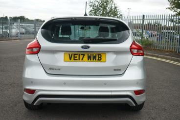 SPOTICAR Ford Focus 1.0t Ecoboost St-line Euro 6 (s/s) 5dr Used Car - Saloon Petrol Silver - Bromsgrove - 1200623360_4