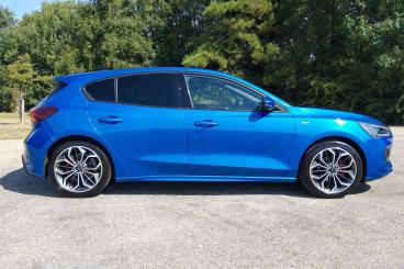 SPOTICAR Ford Focus 1.0t Ecoboost Mhev St-line X Dct Euro 6 (s/s) 5dr Used Car - Saloon Hybrid Blue - Eastbourne - 1200623739_2