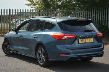 SPOTICAR Ford Focus 1.0t Ecoboost St-line Euro 6 (s/s) 5dr Used Car - Estate Petrol Blue - Bromsgrove - 1200626665_2