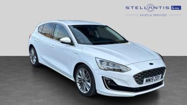 SPOTICAR Ford Focus 1.0t Ecoboost Vignale Euro 6 (s/s) 5dr Used Car - Saloon Petrol White - Sheffield - 1200627143_1