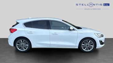 SPOTICAR Ford Focus 1.0t Ecoboost Vignale Euro 6 (s/s) 5dr Used Car - Saloon Petrol White - Sheffield - 1200627143_2