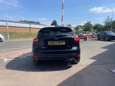 SPOTICAR Ford Focus 1.0t Ecoboost St-line Euro 6 (s/s) 5dr Used Car - Saloon Petrol Black - Melton Mowbray - 1200634273_4