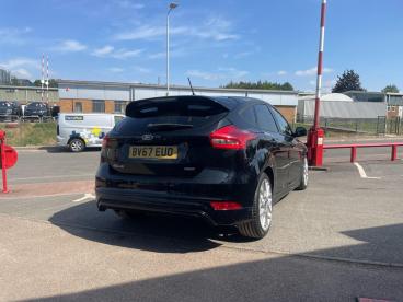 SPOTICAR Ford Focus 1.0t Ecoboost St-line Euro 6 (s/s) 5dr Used Car - Saloon Petrol Black - Melton Mowbray - 1200634273_5