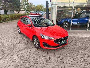 SPOTICAR Ford Focus 1.0t Ecoboost Titanium Euro 6 (s/s) 5dr Used Car - Saloon Petrol Red - Trowbridge - 1200638578_1