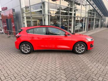 SPOTICAR Ford Focus 1.0t Ecoboost Titanium Euro 6 (s/s) 5dr Used Car - Saloon Petrol Red - Trowbridge - 1200638578_2
