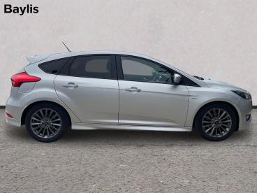 SPOTICAR Ford Focus 1.0t Ecoboost St-line Euro 6 (s/s) 5dr Used Car - Saloon Petrol Silver - Cirencester - 1200643056_5