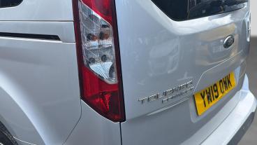 SPOTICAR Ford Tourneo Grand Tourneo Connect 1.5 Ecoblue Titanium Euro 6 (s/s) 5dr Used Car - Mpv Diesel Silver - Leicester - 1200622697_5