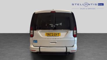 SPOTICAR Ford Tourneo Grand Tourneo Connect 1.5 Ecoboost Titanium Euro 6 (s/s) 5dr Used Car - Mpv Petrol Silver - West London - 1200623266_4