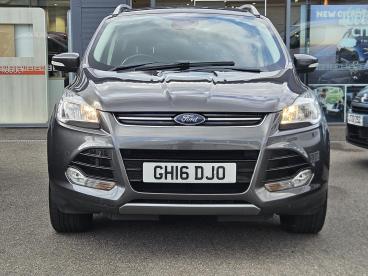 SPOTICAR Ford Kuga 2.0 Tdci Titanium Powershift Awd Euro 6 (s/s) 5dr Used Car - Suv Diesel Grey - Watford - 1200554651_2