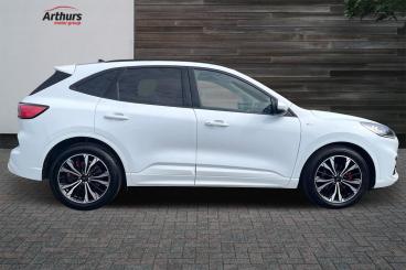 SPOTICAR Ford Kuga 1.5 Ecoblue St-line X Edition Auto Euro 6 (s/s) 5d Used Car - Suv Diesel White - Oswestry - 1200557269_2