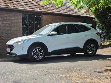 SPOTICAR Ford Kuga 1.5 Ecoblue Titanium Euro 6 (s/s) 5dr Used Car - Suv Diesel White - Accrington - 1200603615_5