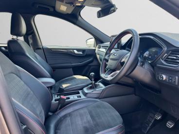 SPOTICAR Ford Kuga 1.5t Ecoboost St-line Edition Euro 6 (s/s) 5dr Used Car - Suv Petrol  - Clacton-on-sea - 1200620639_3