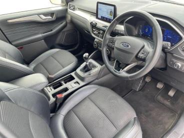 SPOTICAR Ford Kuga 1.5t Ecoboost Titanium Edition Euro 6 (s/s) 5dr Used Car - Suv Petrol White - Sheffield - 1200632999_5