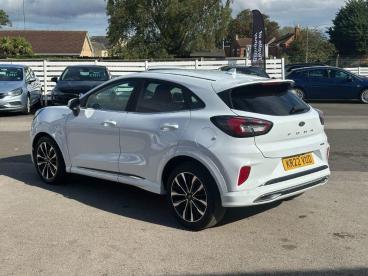 SPOTICAR Ford Puma 1.0t Ecoboost Mhev St-line Vignale Euro 6 (s/s) 5d Used Car - Suv Hybrid White - Billinghay - 1200543756_2