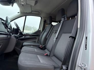 SPOTICAR Ford Tourneo Custom 2.0 320 Ecoblue Zetec L2 Euro 6 (s/s) 5dr Used Car - Commercial Vehicle Diesel Silver - Billinghay - 1200573027_4