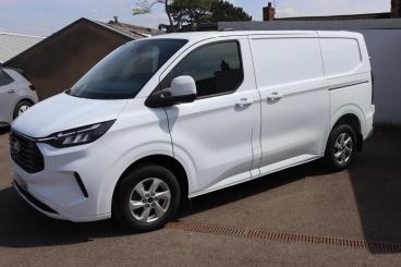 SPOTICAR Ford Transit Custom 2.0 300 Ecoblue Limited L1 H1 Euro 6 (s/s) 5dr Used Car - Commercial Vehicle Diesel White - Wellingborough - 1200619238_5
