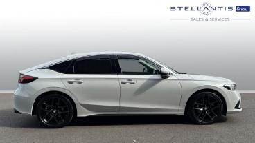 SPOTICAR Honda Civic 2.0 H I-mmd Advance Ecvt Euro 6 (s/s) 5dr Used Car - Saloon Hybrid White - Bristol - 1200540705_2